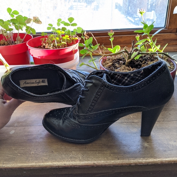 American Eagle Oxford Style Heels - Picture 2 of 3